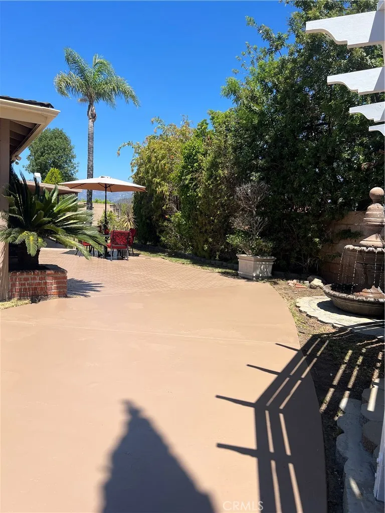 4602 El Reposo Drive Los Angeles, CA 90065