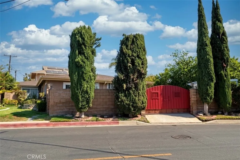4602 El Reposo Drive Los Angeles, CA 90065