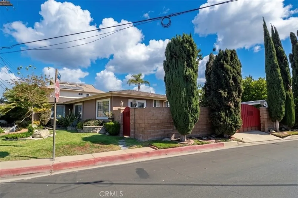 4602 El Reposo Drive Los Angeles, CA 90065