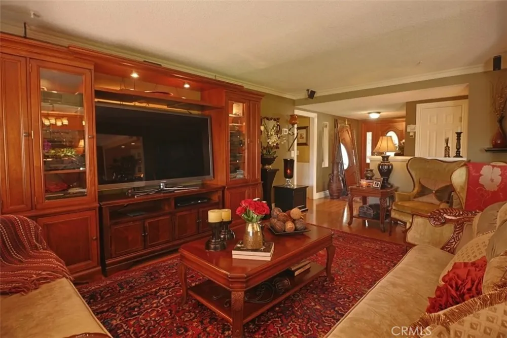 4602 El Reposo Drive Los Angeles, CA 90065