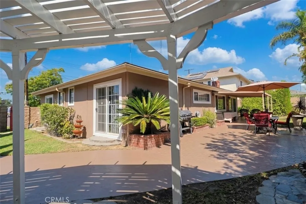 4602 El Reposo Drive Los Angeles, CA 90065