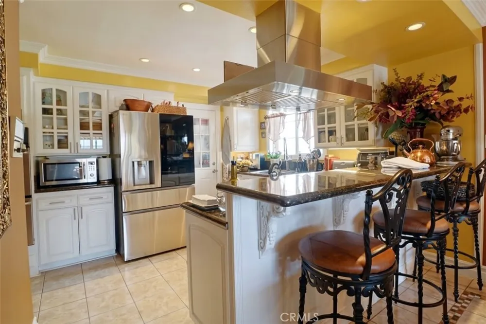 4602 El Reposo Drive Los Angeles, CA 90065