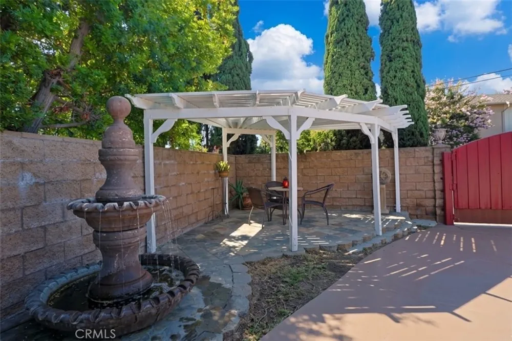 4602 El Reposo Drive Los Angeles, CA 90065