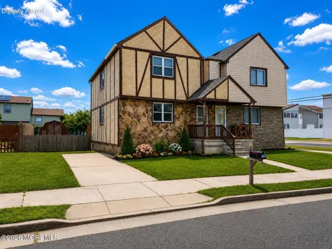 610 Victoria Avenue #1