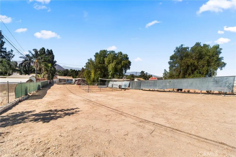 527 7th Norco, CA 92860