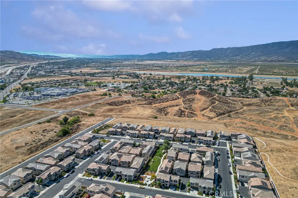 513 Pablo Lake Elsinore, CA 92530