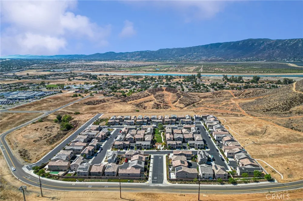 513 Pablo Lake Elsinore, CA 92530