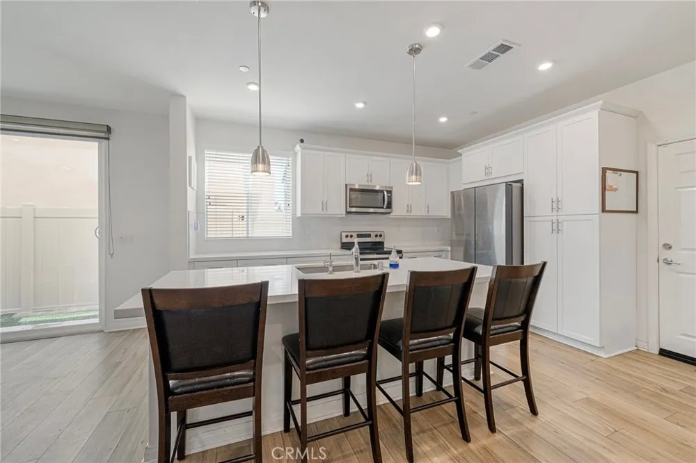 513 Pablo Lake Elsinore, CA 92530