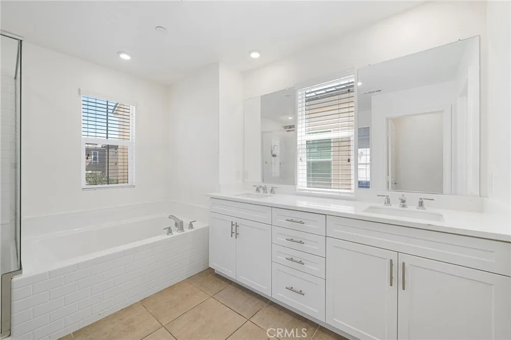 513 Pablo Lake Elsinore, CA 92530