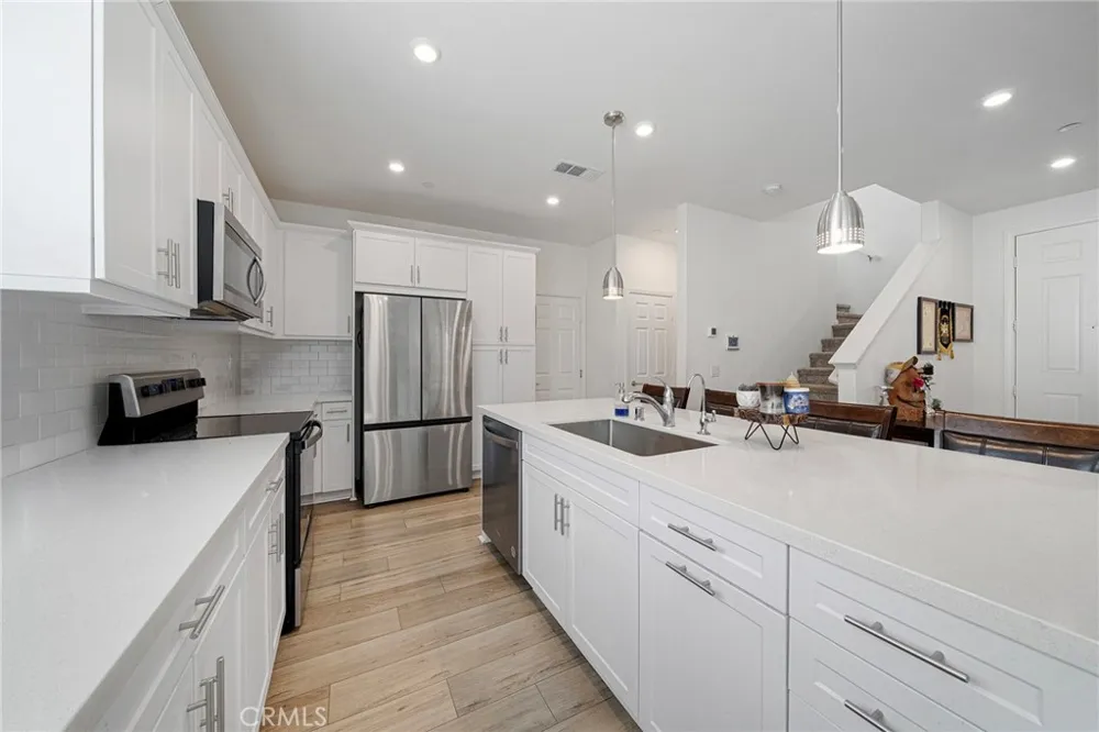 513 Pablo Lake Elsinore, CA 92530