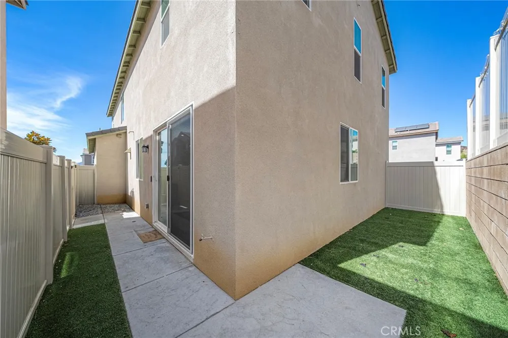 513 Pablo Lake Elsinore, CA 92530