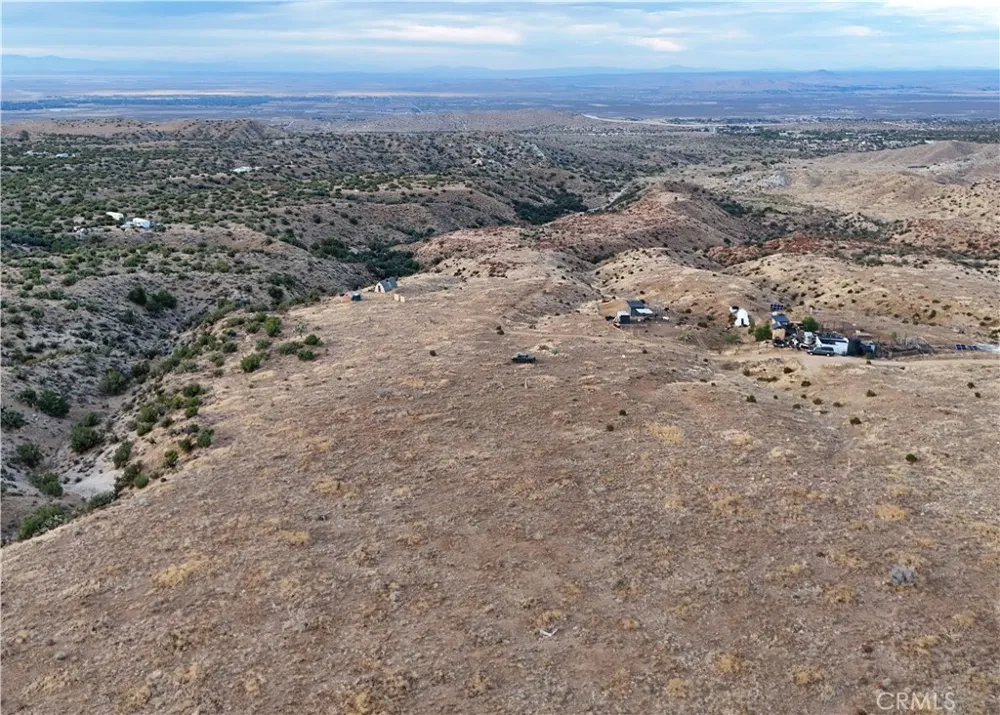 113 E 113th St E/ Juniper Mesa Rd S Juniper Hills, CA 93543