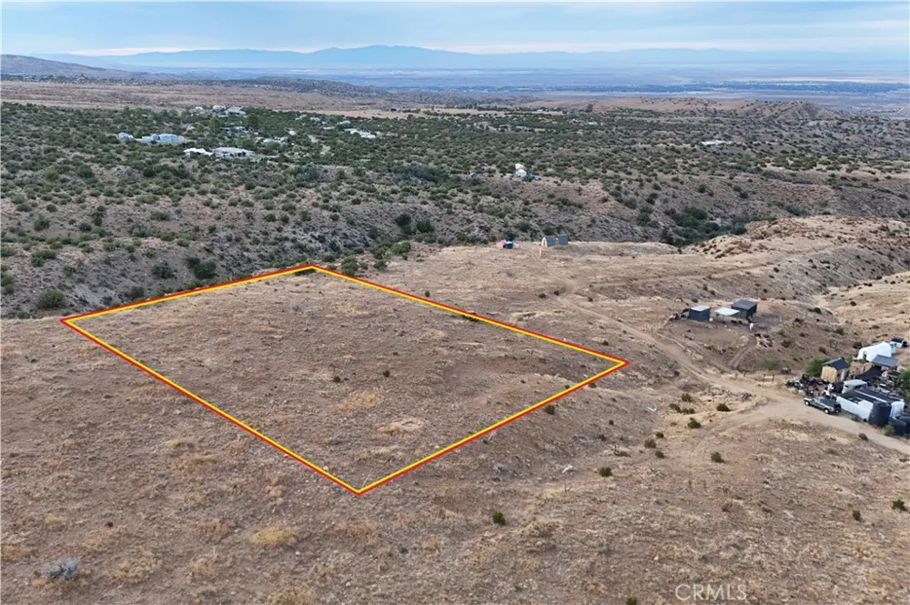 113 E 113th St E/ Juniper Mesa Rd S Juniper Hills, CA 93543