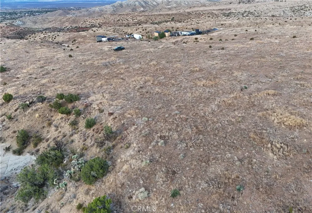 113 E 113th St E/ Juniper Mesa Rd S Juniper Hills, CA 93543
