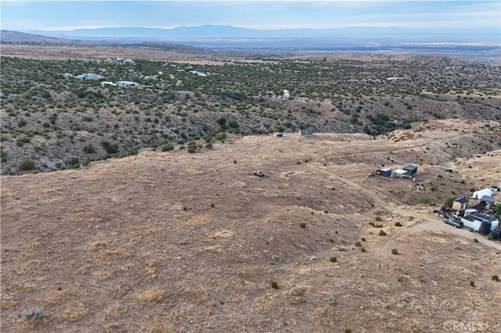 113 E 113th St E/ Juniper Mesa Rd S Juniper Hills, CA 93543