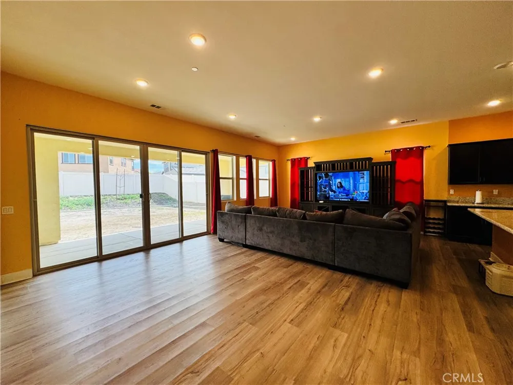 36398 Calle Lisbon Winchester, CA 92596