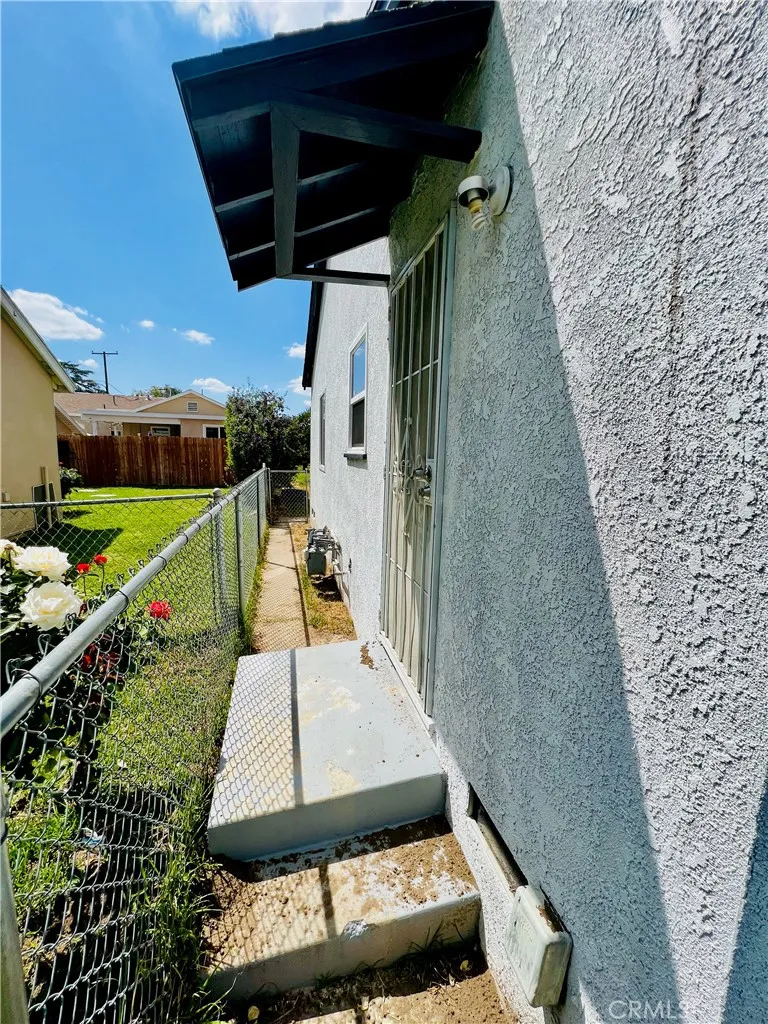 425 Grand Ave Colton, CA 92324