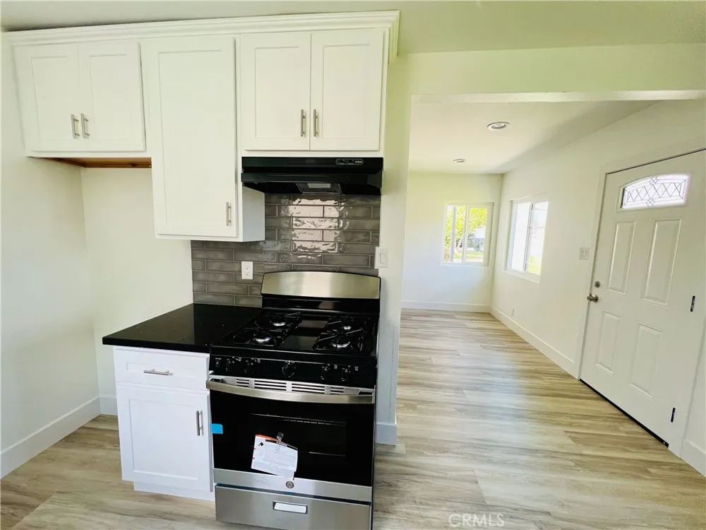 425 Grand Ave Colton, CA 92324