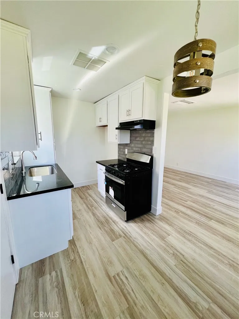 425 Grand Ave Colton, CA 92324