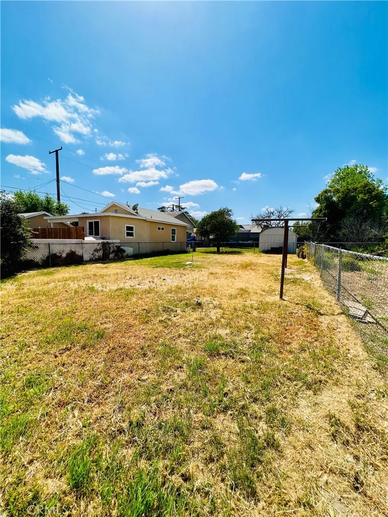 425 Grand Ave Colton, CA 92324