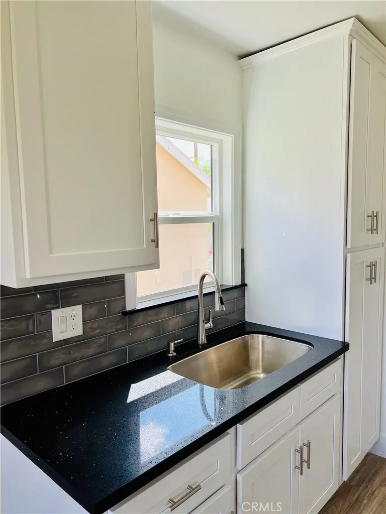 425 Grand Ave Colton, CA 92324