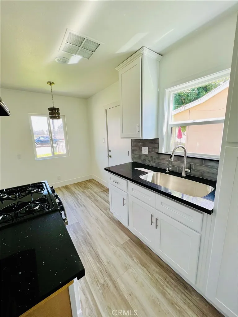 425 Grand Ave Colton, CA 92324