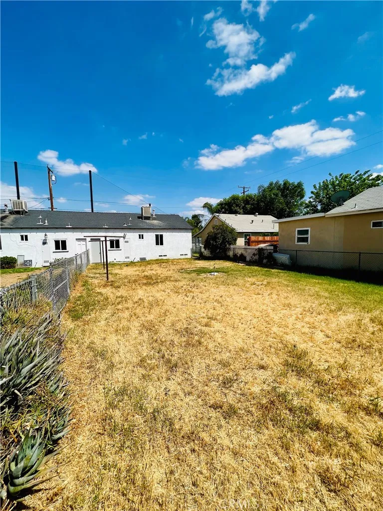 425 Grand Ave Colton, CA 92324