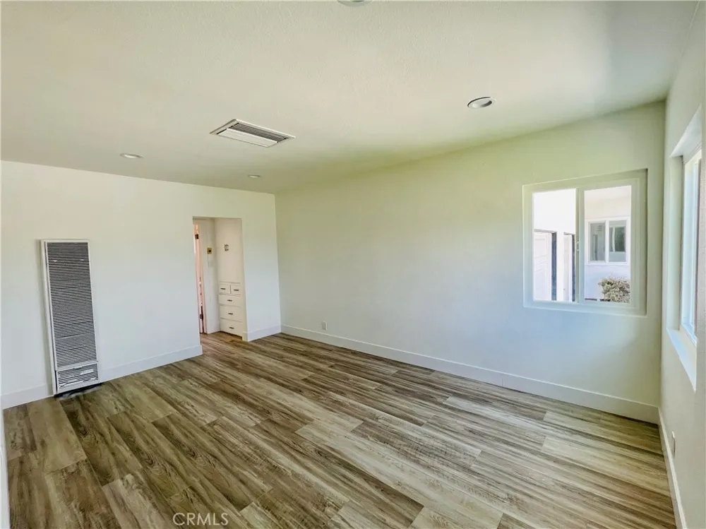 425 Grand Ave Colton, CA 92324