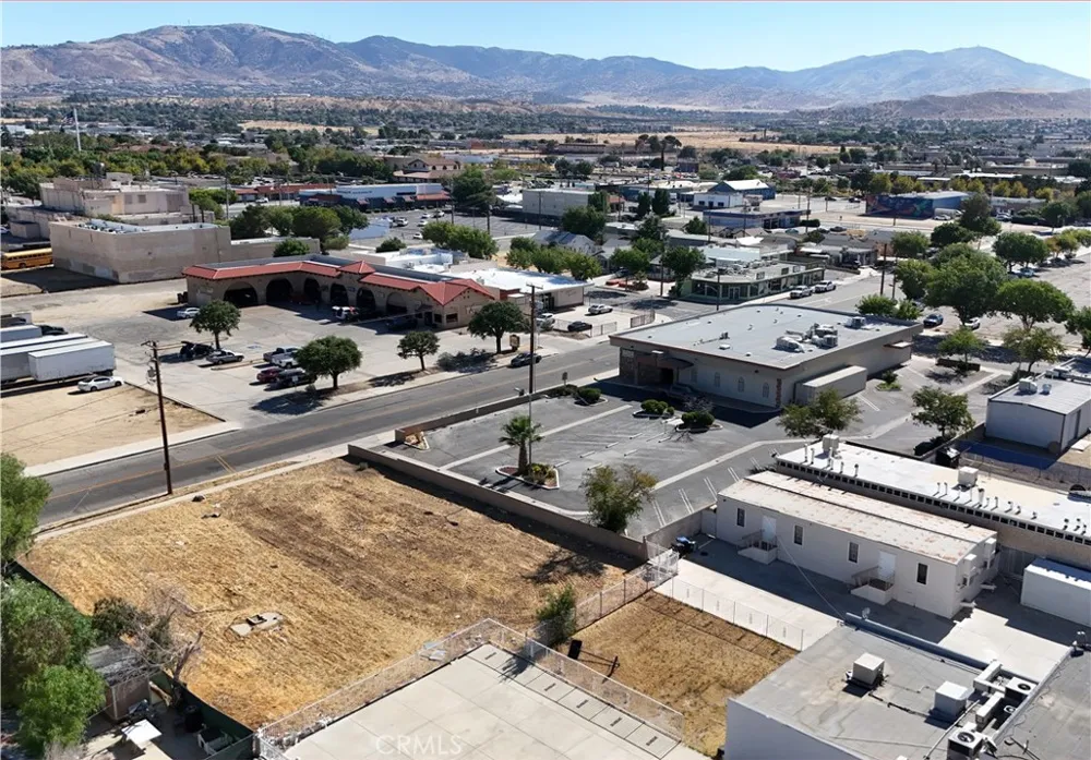 925 E Avenue Q6 Palmdale, CA 93550