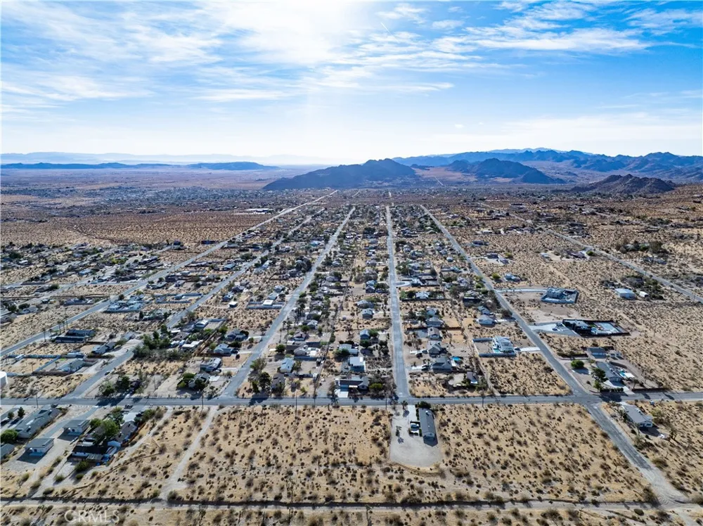 7454 Olympic Joshua Tree, CA 92252