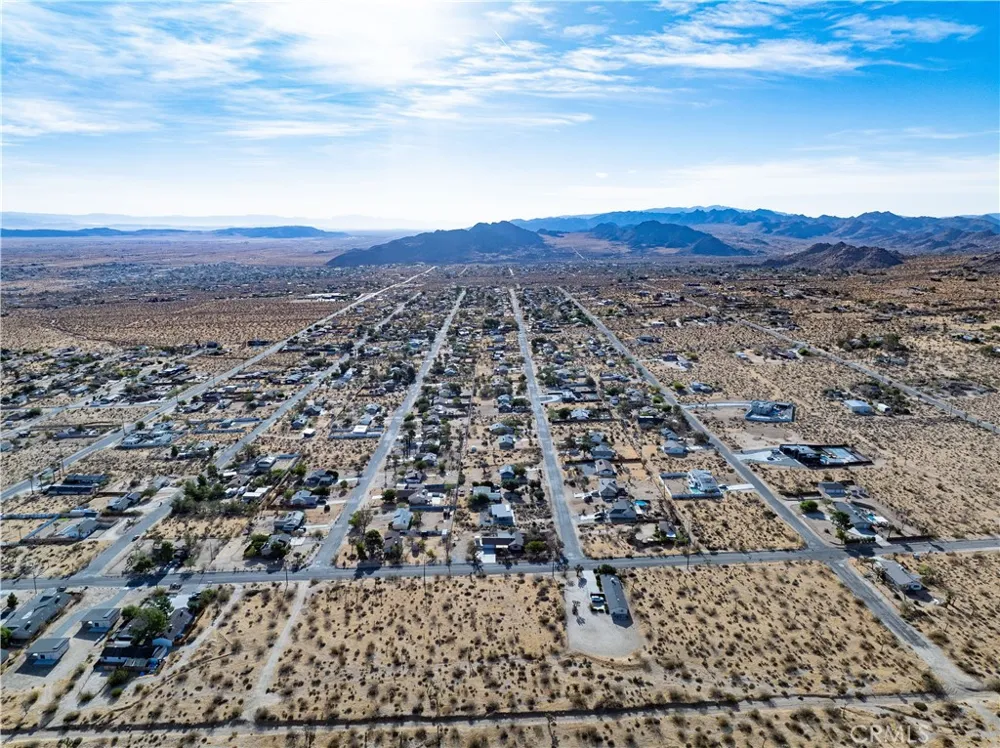 7454 Olympic Joshua Tree, CA 92252