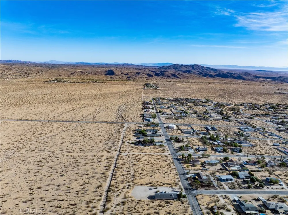 7454 Olympic Joshua Tree, CA 92252