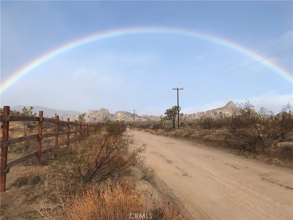 100 Gods Way Love Rd Road Pioneertown, CA 92268