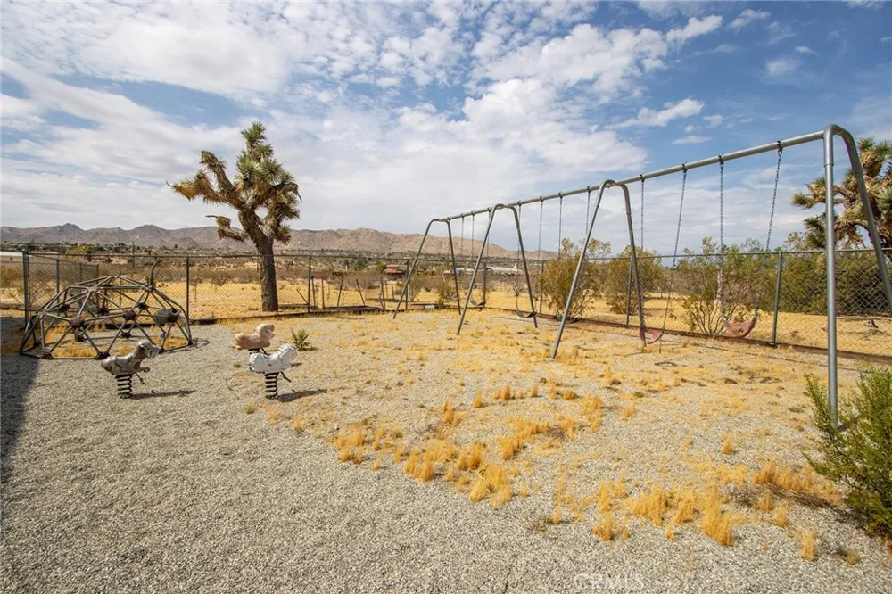 6336 Hallee Road Joshua Tree, CA 92252