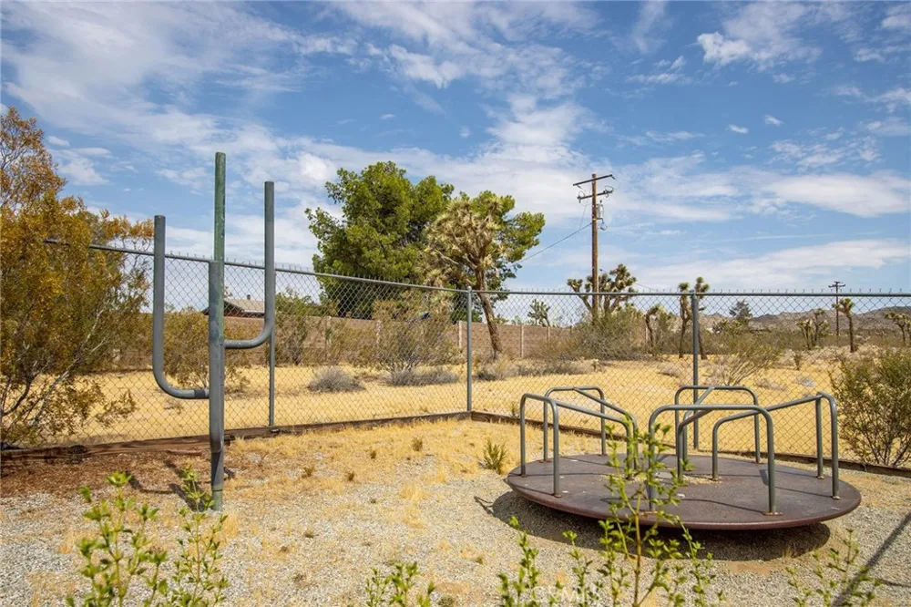 6336 Hallee Road Joshua Tree, CA 92252