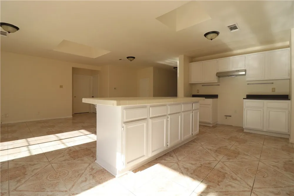 6966 Juniper 29 Palms, CA 92277