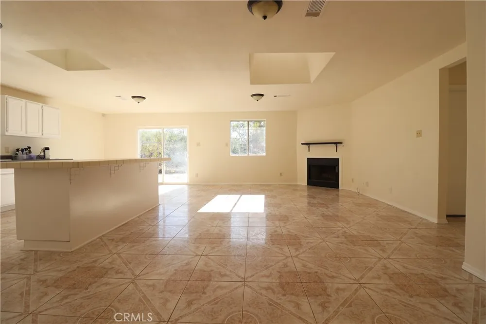 6966 Juniper 29 Palms, CA 92277