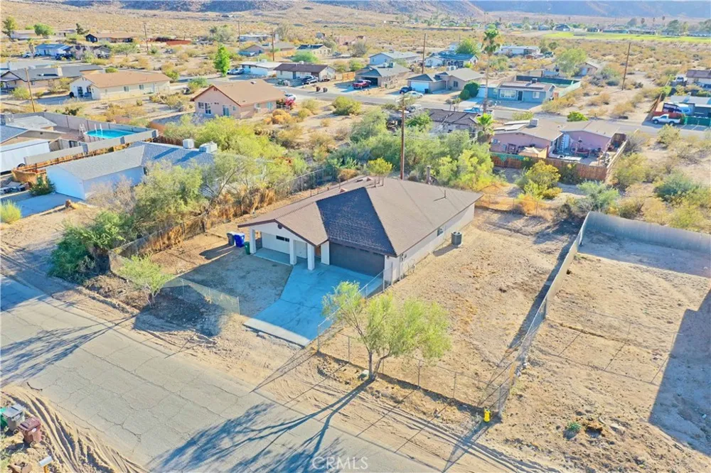 6966 Juniper 29 Palms, CA 92277