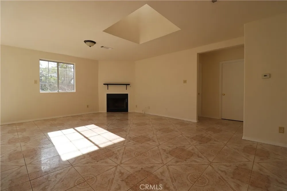 6966 Juniper 29 Palms, CA 92277