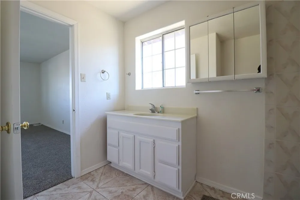 6966 Juniper 29 Palms, CA 92277