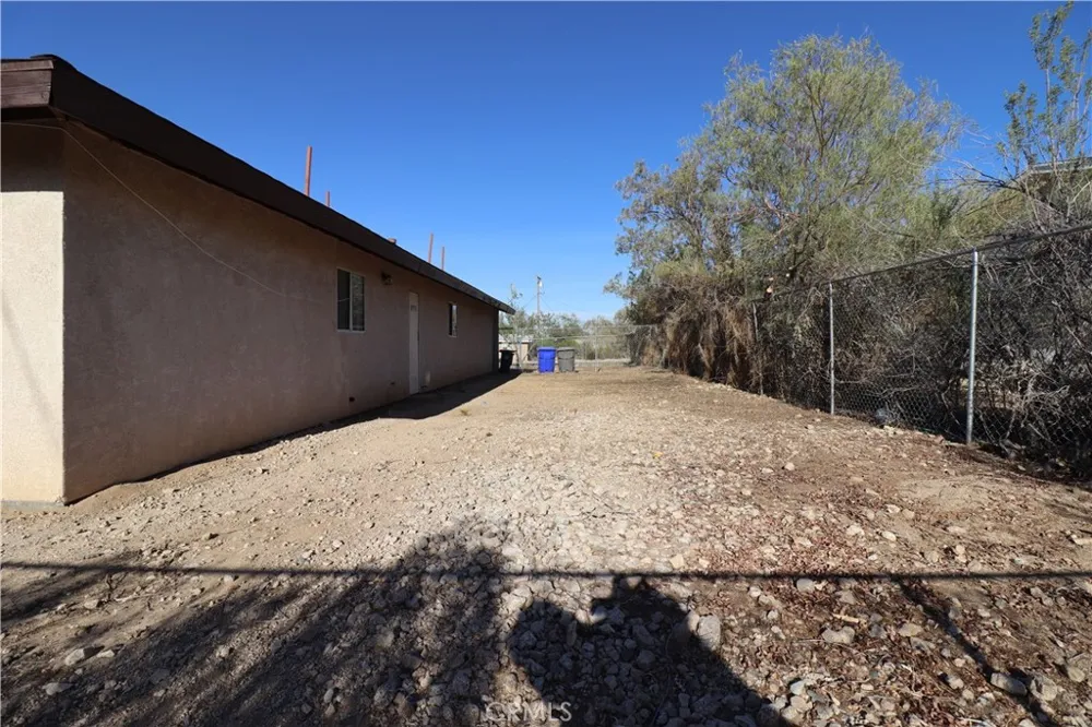 6966 Juniper 29 Palms, CA 92277