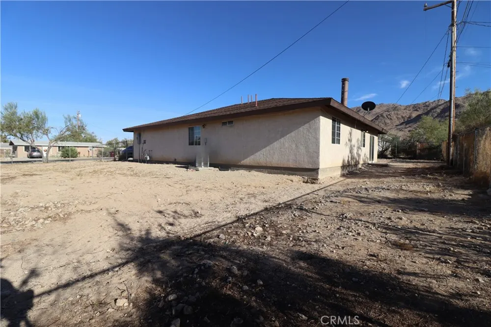 6966 Juniper 29 Palms, CA 92277