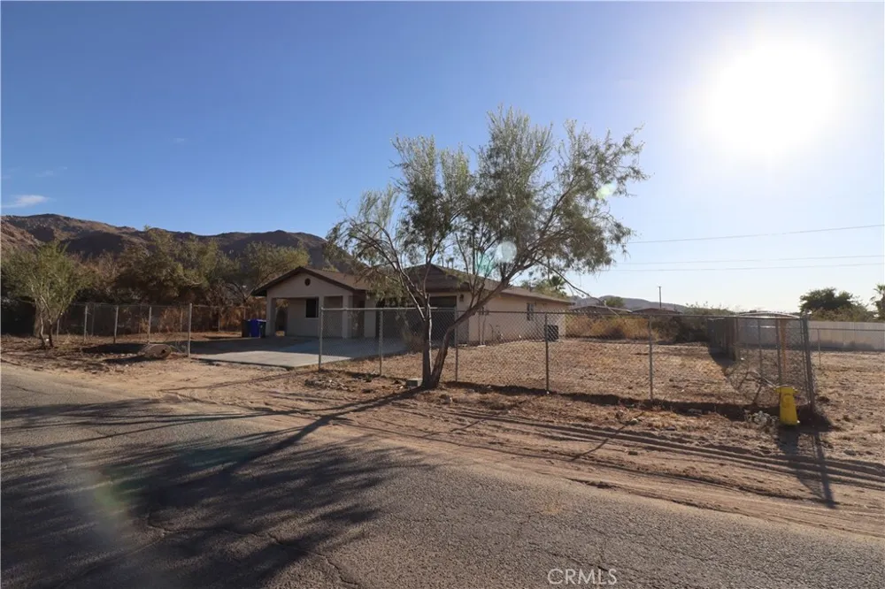 6966 Juniper 29 Palms, CA 92277