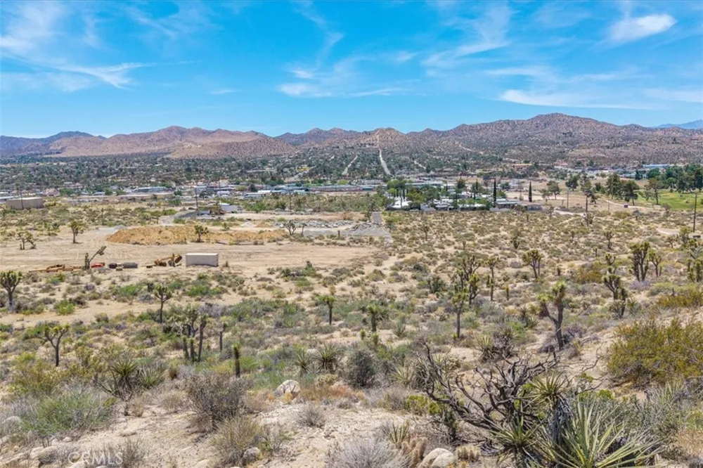 55652 Buena Vista Drive Yucca Valley, CA 92284