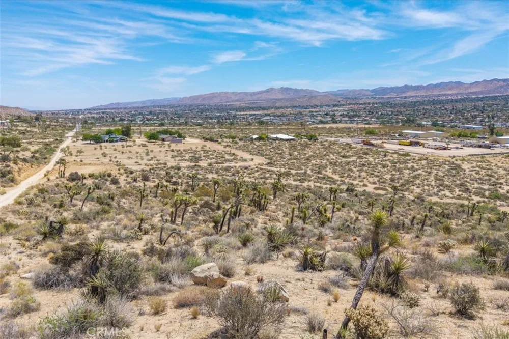 55652 Buena Vista Drive Yucca Valley, CA 92284