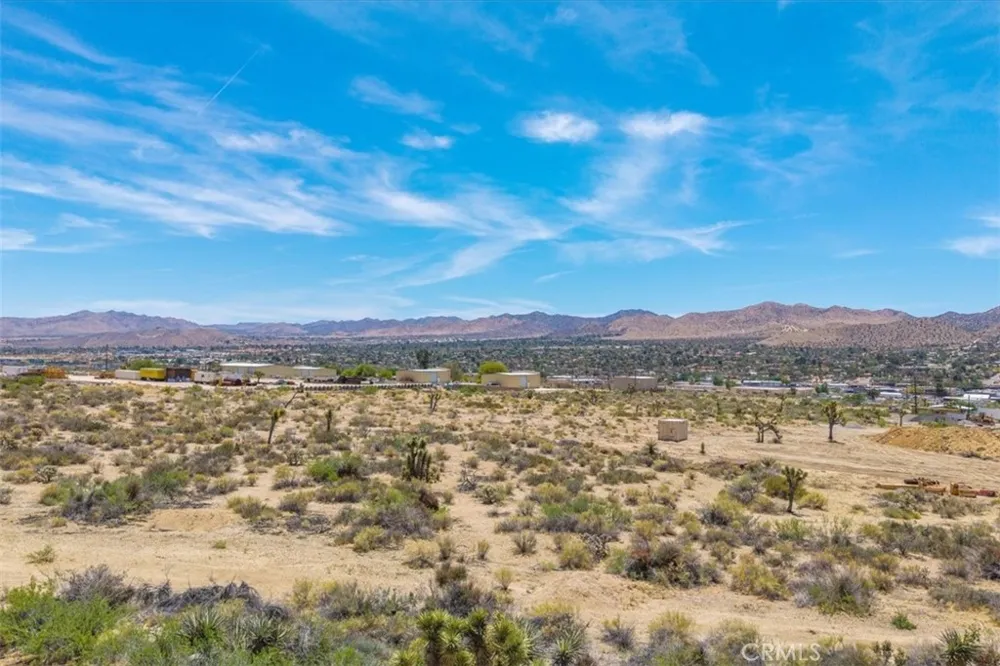 55652 Buena Vista Drive Yucca Valley, CA 92284