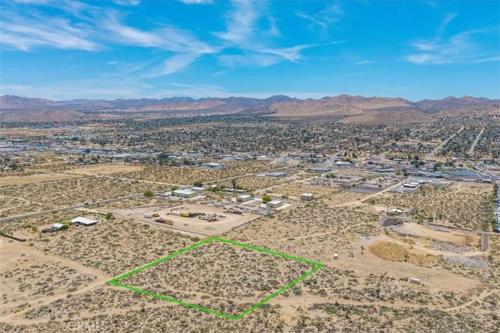 55652 Buena Vista Drive Yucca Valley, CA 92284