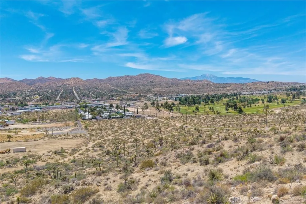 55652 Buena Vista Drive Yucca Valley, CA 92284
