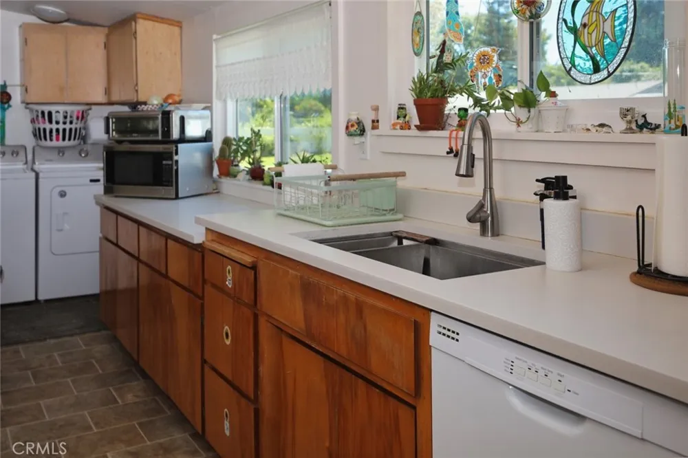 9695 Main Upper Lake, CA 95485