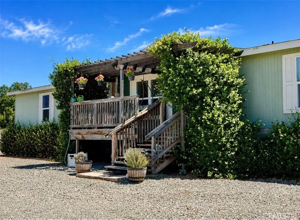 5935 Gold Dust Kelseyville, CA 95451